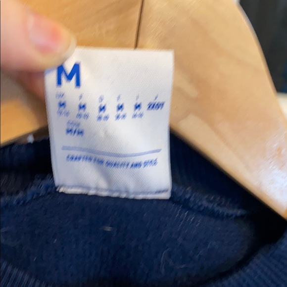 Classic Reebok sweater - Picture 3 of 3